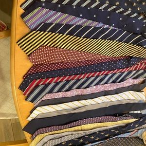 Brooks brothers tie with buffalo